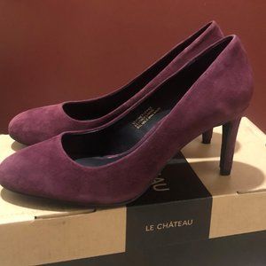 Brand New Le Chateau  suede leather burgandy /wine heels